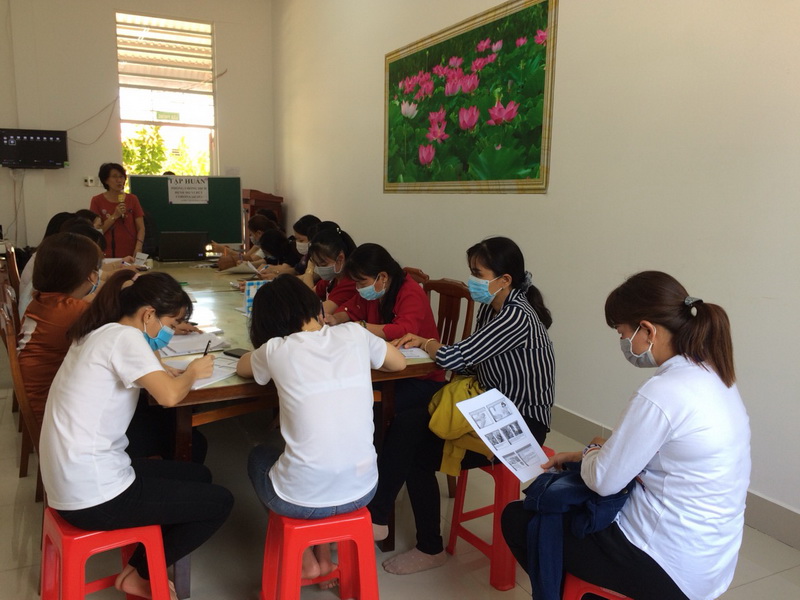 Mầm non Hồng Phát phun thuốc khử trùng COVID 19 trước khi nhập học lại sau dịch